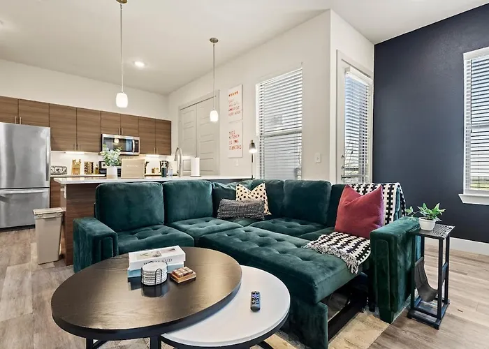 Modern Executive 1br King Bed - Walk To West 7th
