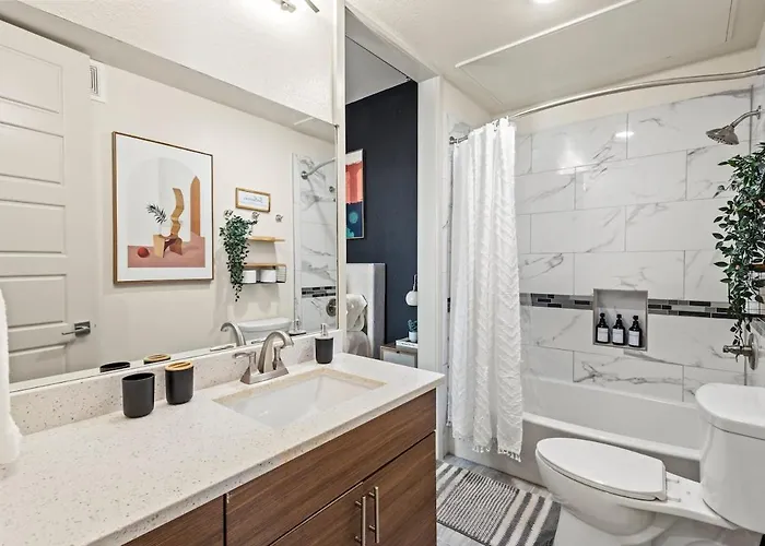 Apartment Modern Executive 1br King Bed - Walk To West 7th Fort Worth
