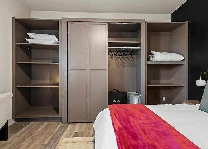 Apartment Modern Executive 1br King Bed - Walk To West 7th Fort Worth